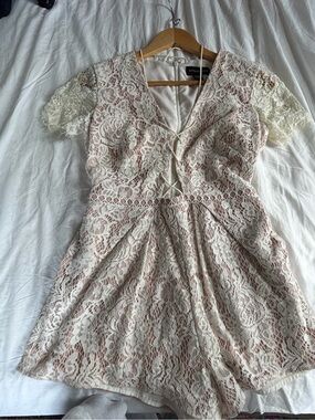 Stylestalker Cream Lace Dress with Soft Pink Lining